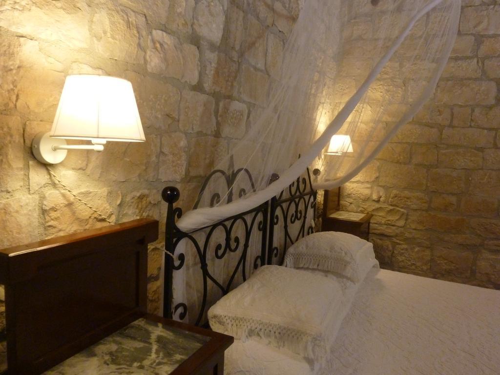 Liola Guest House Модика Екстериор снимка