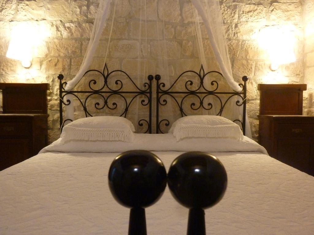 Liola Guest House Модика Екстериор снимка