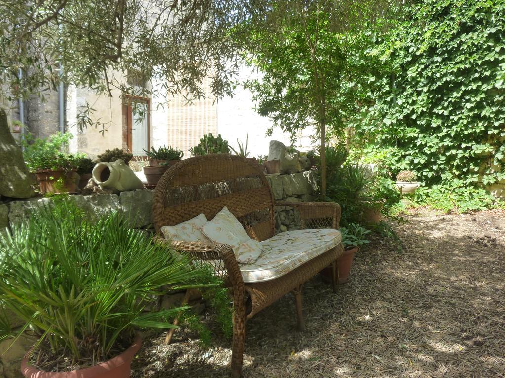 Liola Guest House Модика Екстериор снимка